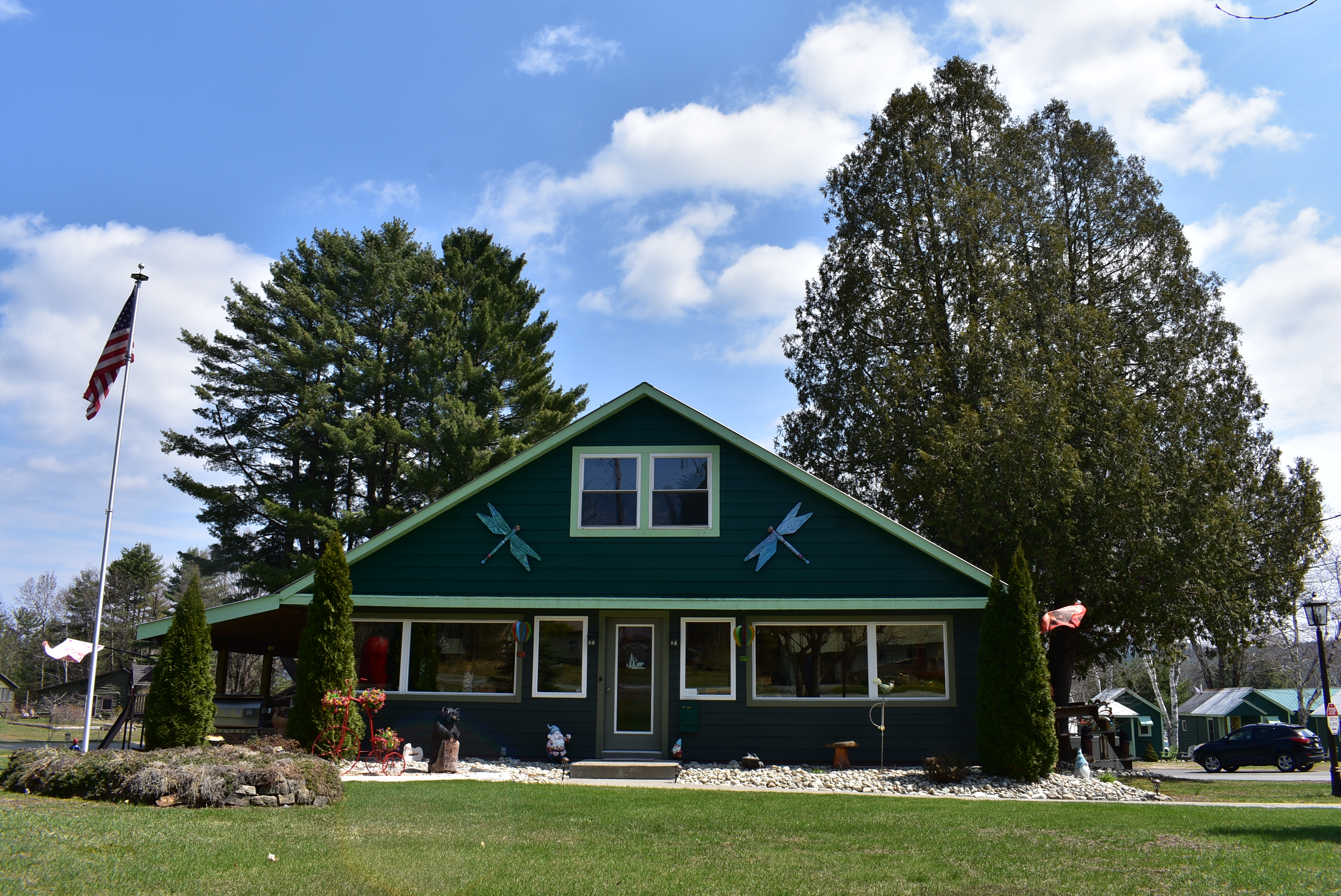 Front of Rowes Cabins